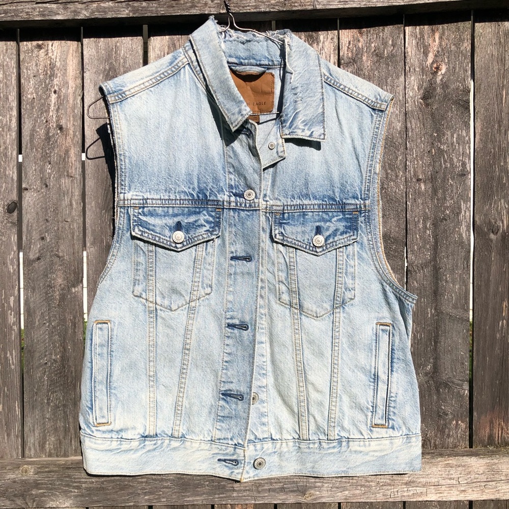 American Eagle Outfitters distressed light blue denim vest